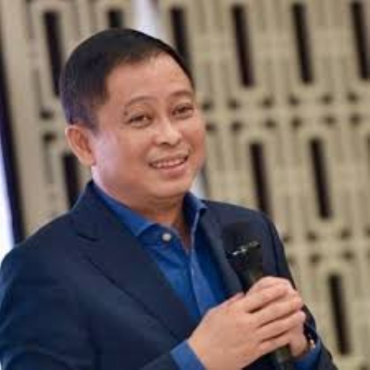 Ignasius Jonan ,Presiden Komisaris