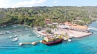Kapal-RORO-Nusa-Jaya-Abadi-yang-setiap-hari-melayani-penyebrangan-barang-ke-Nusa-Penida.jpg