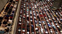 salat-tarawih-ramadhan-di-masjid-istiqlal_20230322_213503.jpg