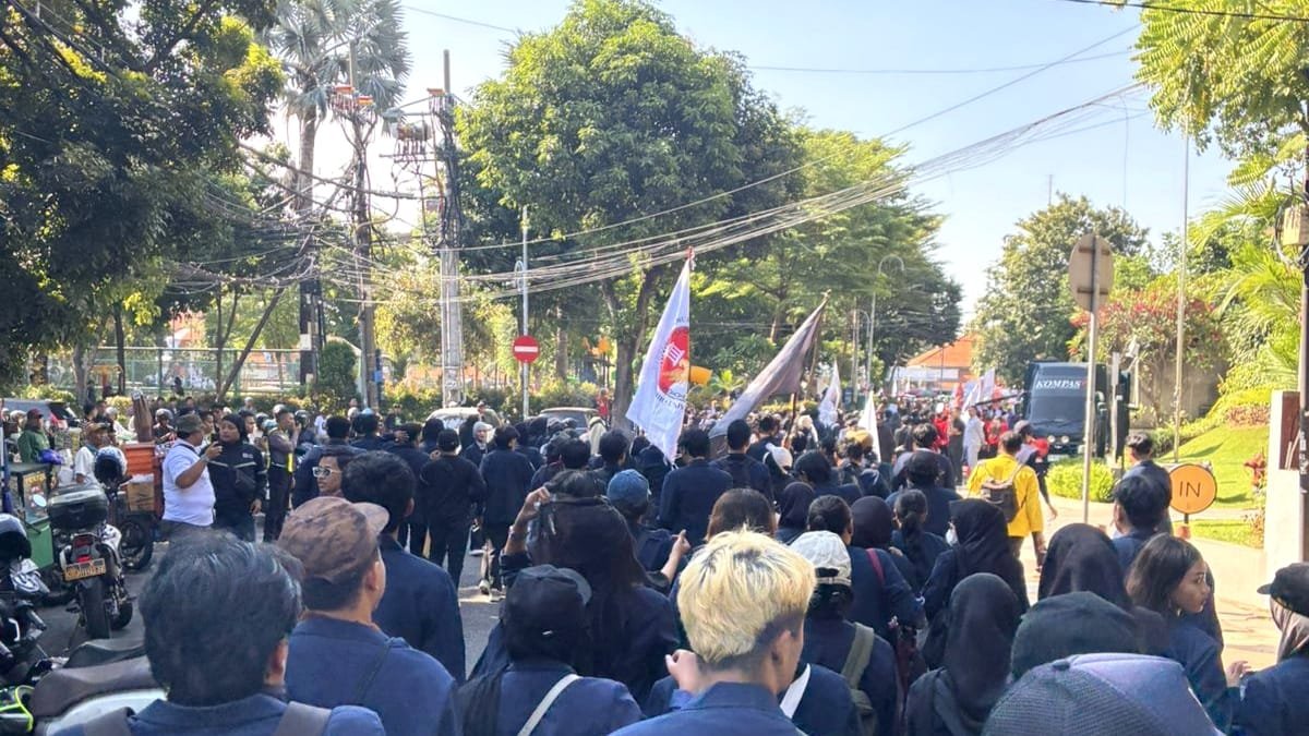 Demo Mahasiswa Surabaya Demo Mahasiswa Surabaya,