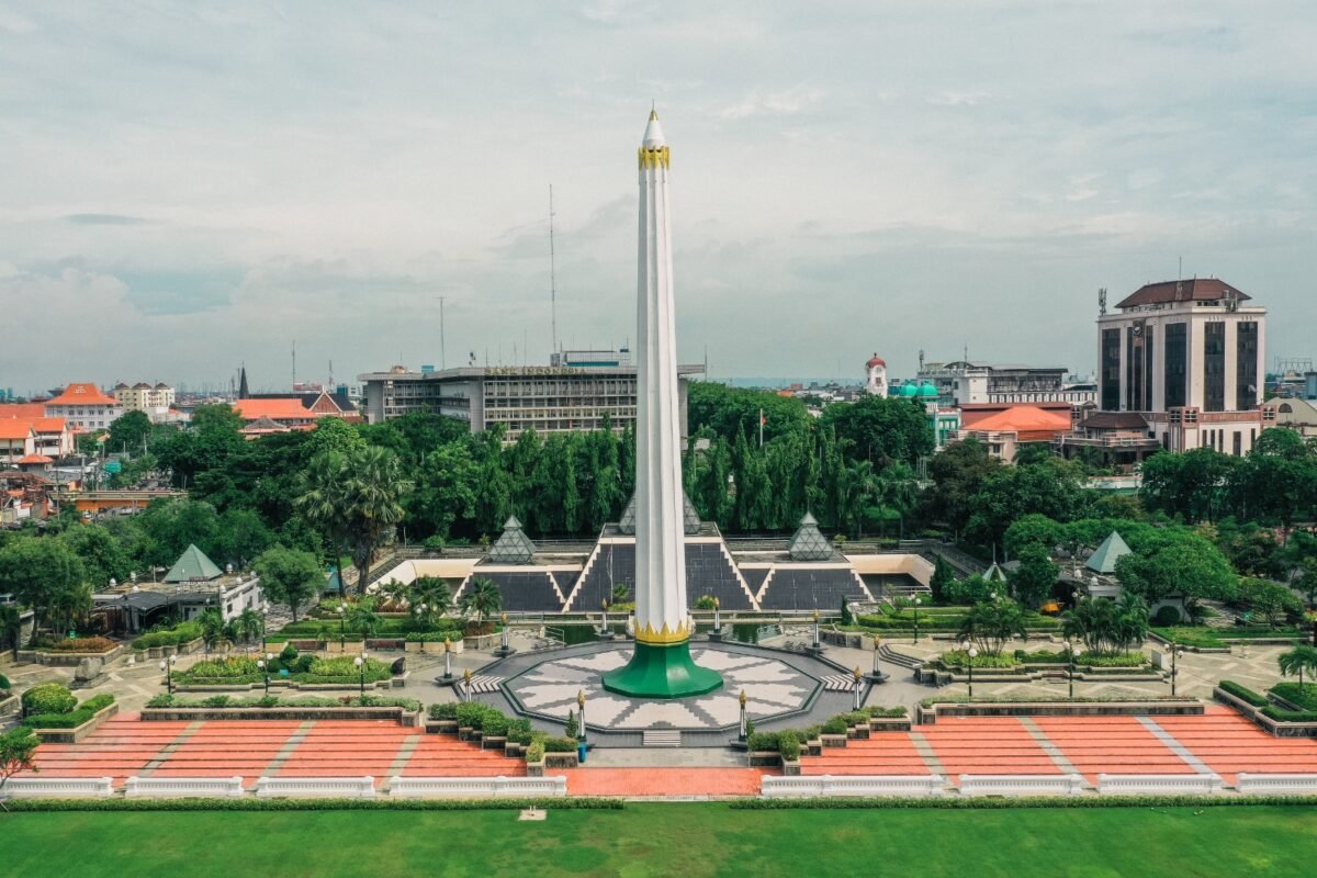 monumen-tugu-pahlawan_1680340884.jpeg BMKG, Surabaya