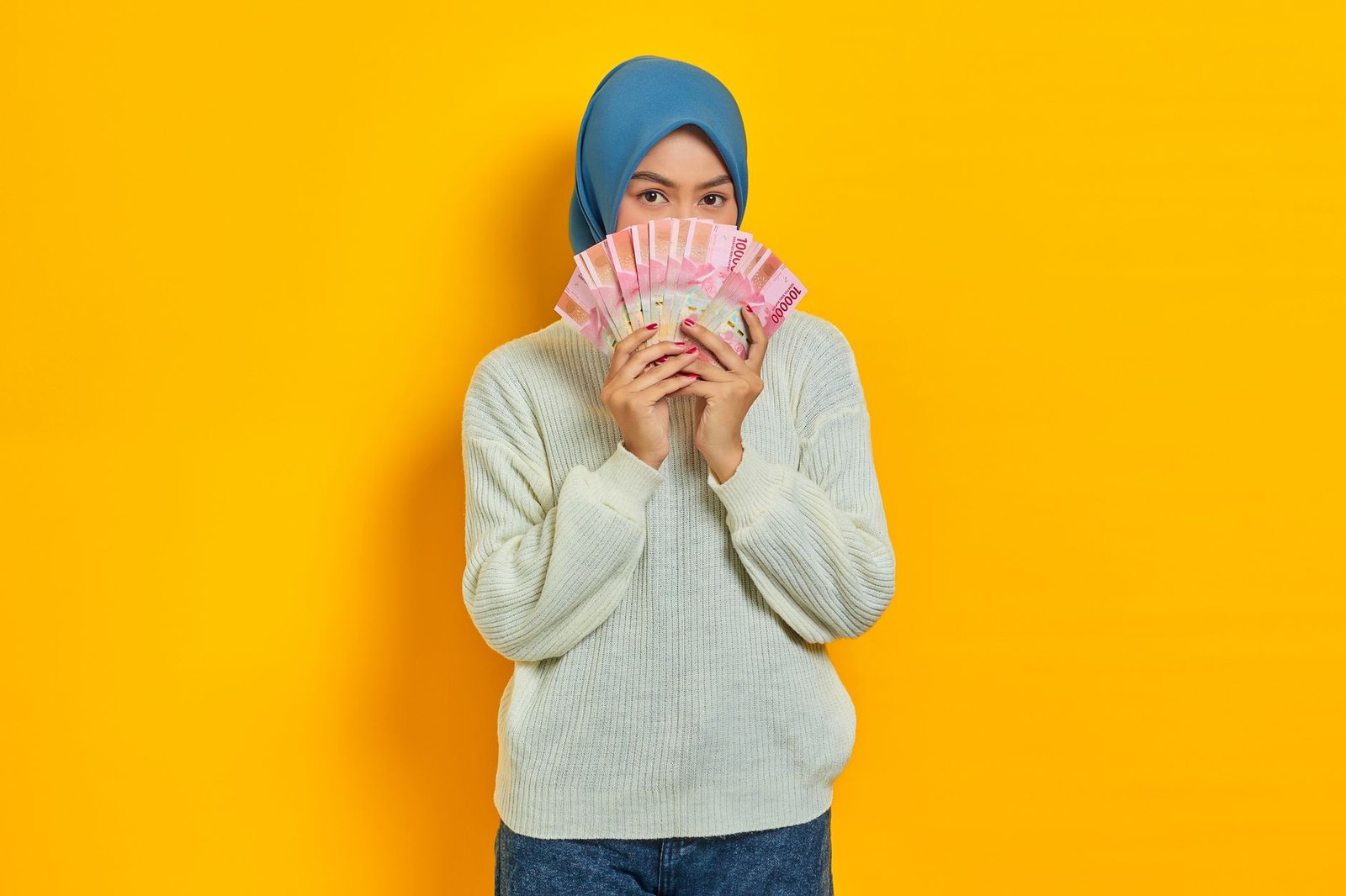 Ilustrasi keuangan pribadi dengan grafik dan uang